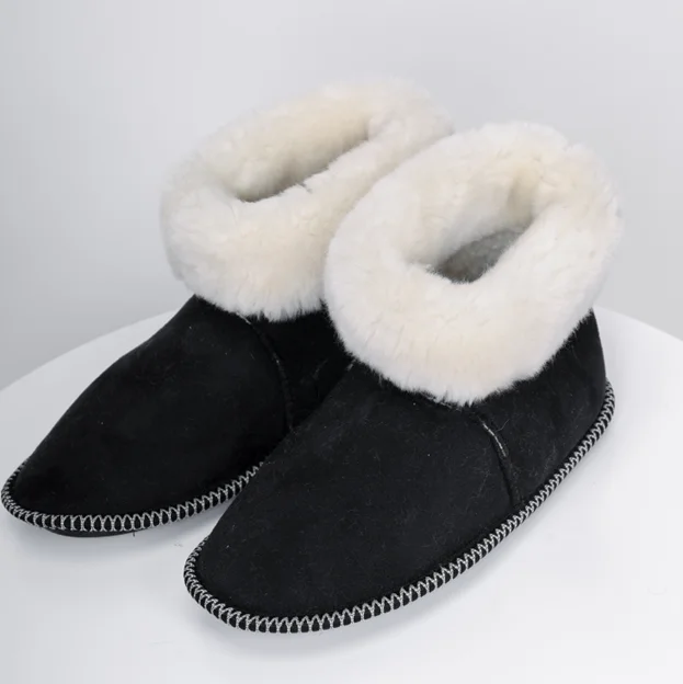 Чуни черные с опушкой из овчины