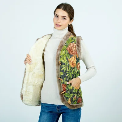 Жилет из овчины c гобеленом «Розы»