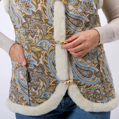 Жилет из овчины с гобеленом «Восточный узор»