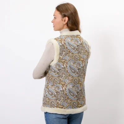 Жилет из овчины с гобеленом «Восточный узор»