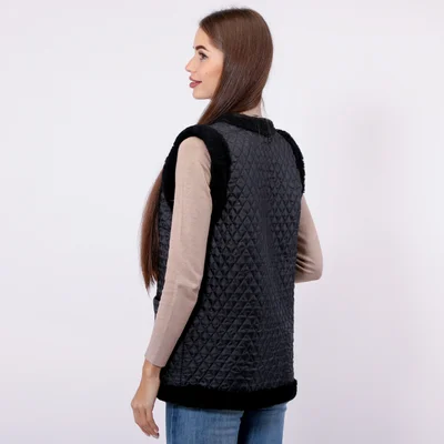 Жилет из овчины черный стеганый женский