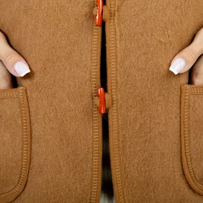 Жилет из верблюжьей шерсти женский