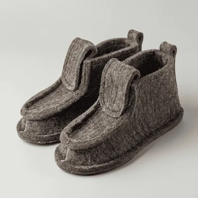 Сапожки  из войлока на войлочной подошве с противоскользящей наклейкой