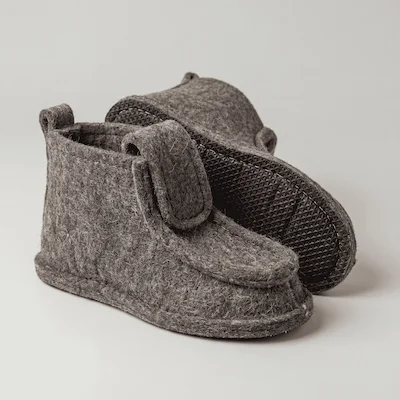 Сапожки  из войлока на войлочной подошве с противоскользящей наклейкой