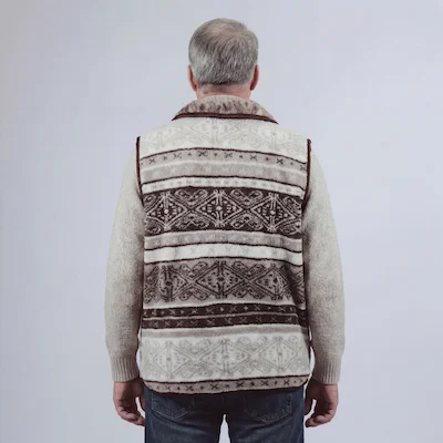 Жилет из овечьей шерсти на молнии с воротником  "СЕВЕР"